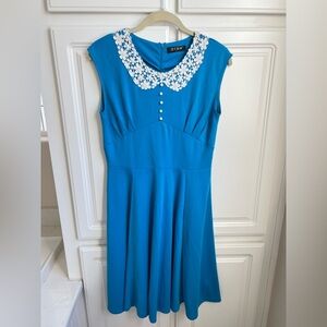 Elegant Blue Midi Dress with Floral Collar